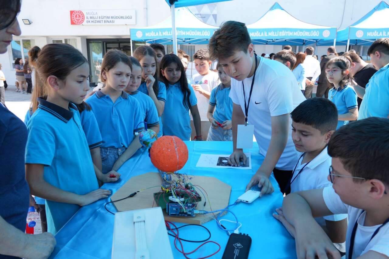Muğla’da TÜBİTAK 4006-C Bilim Fuarı Başladı: 50 Proje Sergileniyor 2